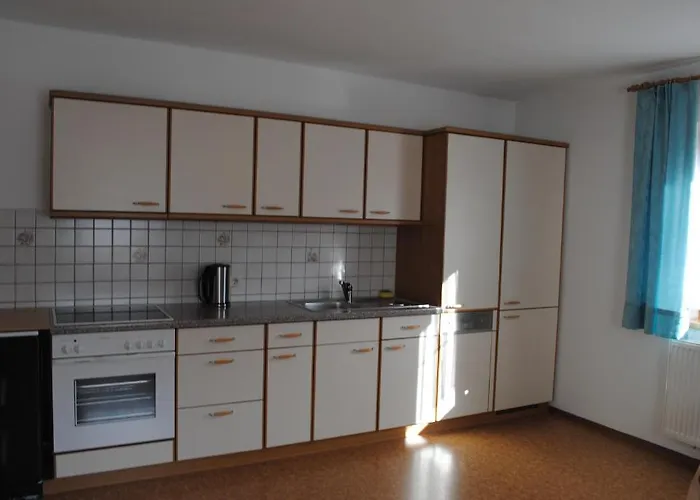 梅尔霍夫公寓 *